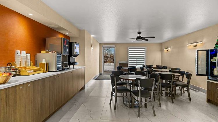 SureStay Plus by Best Western Brooks Restaurant