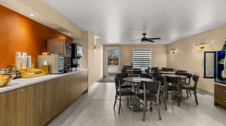 <b>SureStay Plus by Best Western Brooks Restaurant</b>. Images powered by <a href="https://iceportal.shijigroup.com/" title="IcePortal" target="_blank">IcePortal</a>.