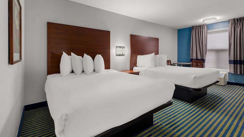 <b>SureStay Plus by Best Western Brooks Room</b>. Images powered by <a href="https://iceportal.shijigroup.com/" title="IcePortal" target="_blank">IcePortal</a>.