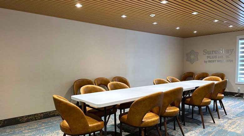 <b>SureStay Plus by Best Western Brooks Meeting</b>. Images powered by <a href="https://iceportal.shijigroup.com/" title="IcePortal" target="_blank">IcePortal</a>.