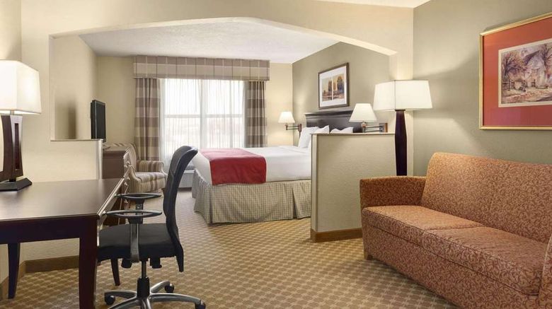 <b>Country Inn & Suites Tuscaloosa Suite</b>. Images powered by <a href="https://iceportal.shijigroup.com/" title="IcePortal" target="_blank">IcePortal</a>.