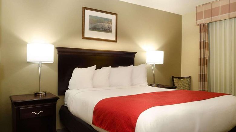 <b>Country Inn & Suites Tuscaloosa Suite</b>. Images powered by <a href="https://iceportal.shijigroup.com/" title="IcePortal" target="_blank">IcePortal</a>.