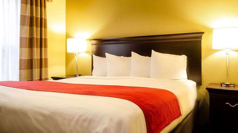 <b>Country Inn & Suites Tuscaloosa Suite</b>. Images powered by <a href="https://iceportal.shijigroup.com/" title="IcePortal" target="_blank">IcePortal</a>.