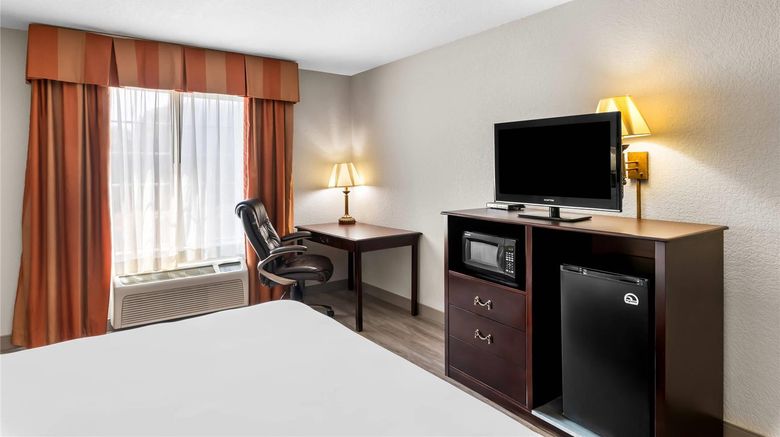 <b>Country Inn & Suites Hot Springs Room</b>. Images powered by <a href="https://iceportal.shijigroup.com/" title="IcePortal" target="_blank">IcePortal</a>.