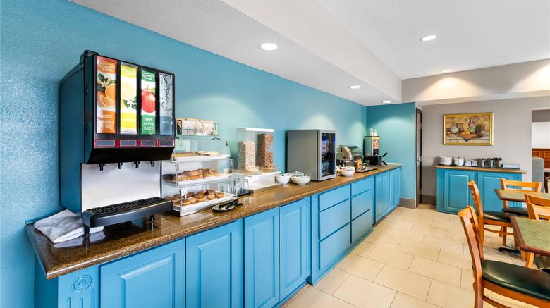 <b>Country Inn & Suites Hot Springs Restaurant</b>. Images powered by <a href="https://iceportal.shijigroup.com/" title="IcePortal" target="_blank">IcePortal</a>.