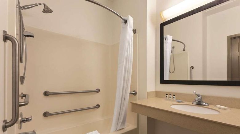 <b>Country Inn & Suites Bryant Little Rock Room</b>. Images powered by <a href="https://iceportal.shijigroup.com/" title="IcePortal" target="_blank">IcePortal</a>.