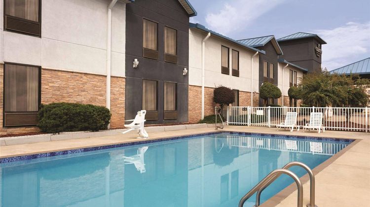 Country Inn & Suites Bryant Little Rock Pool