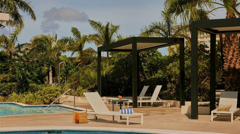 <b>Radisson Blu Aruba Pool</b>. Images powered by <a href="https://iceportal.shijigroup.com/" title="IcePortal" target="_blank">IcePortal</a>.