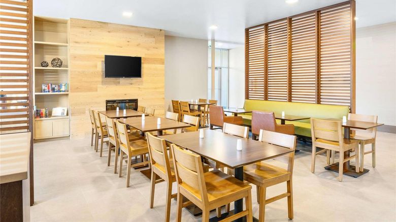 <b>Country Inn & Suites Flagstaff Downtown Restaurant</b>. Images powered by <a href="https://iceportal.shijigroup.com/" title="IcePortal" target="_blank">IcePortal</a>.