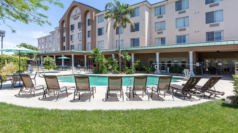 <b>Country Inn & Suites by Radisson Pool</b>. Images powered by <a href="https://iceportal.shijigroup.com/" title="IcePortal" target="_blank">IcePortal</a>.