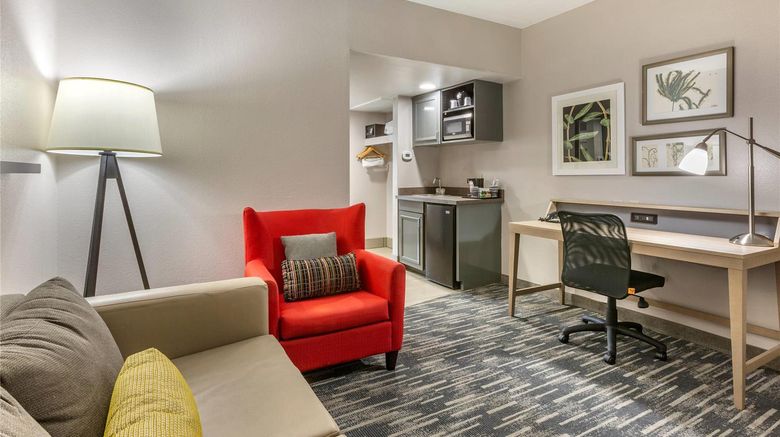 <b>Country Inn & Suites by Radisson Suite</b>. Images powered by <a href="https://iceportal.shijigroup.com/" title="IcePortal" target="_blank">IcePortal</a>.