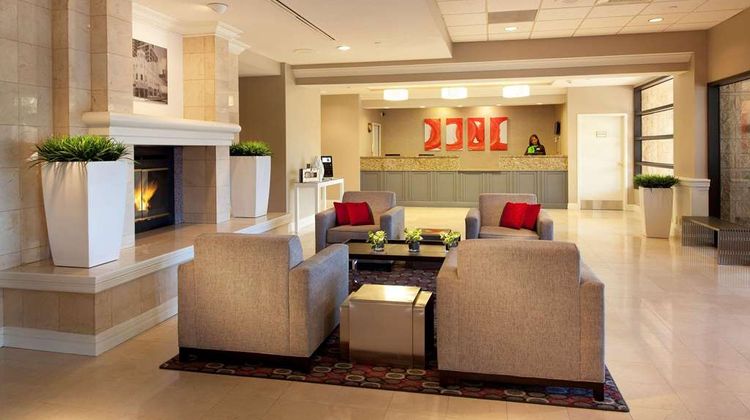 Radisson Hotel Phoenix Airport Lobby