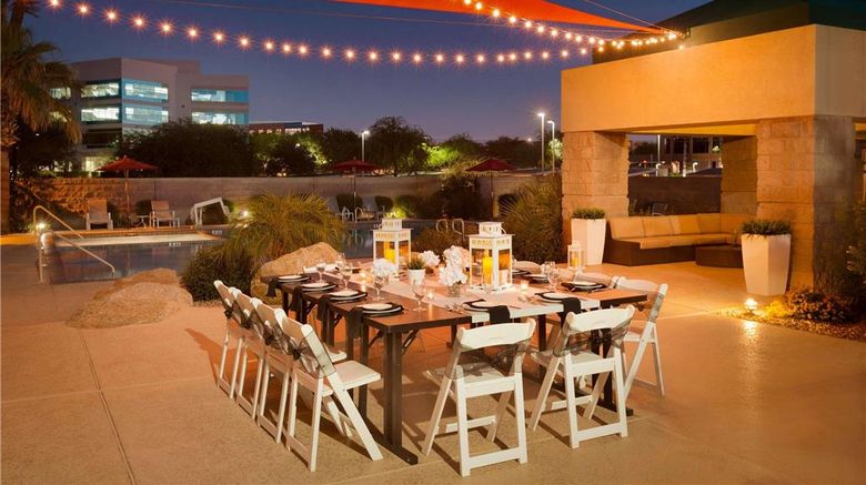 <b>Radisson Hotel Phoenix Airport Restaurant</b>. Images powered by <a href="https://iceportal.shijigroup.com/" title="IcePortal" target="_blank">IcePortal</a>.