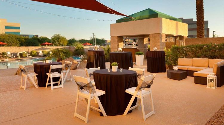 Radisson Hotel Phoenix Airport Pool