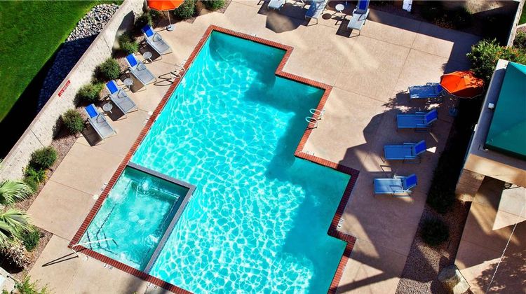 Radisson Hotel Phoenix Airport Pool