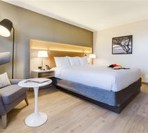 Radisson Hotel Phoenix Airport Room