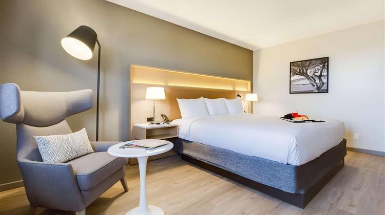 Radisson Hotel Phoenix Airport Room