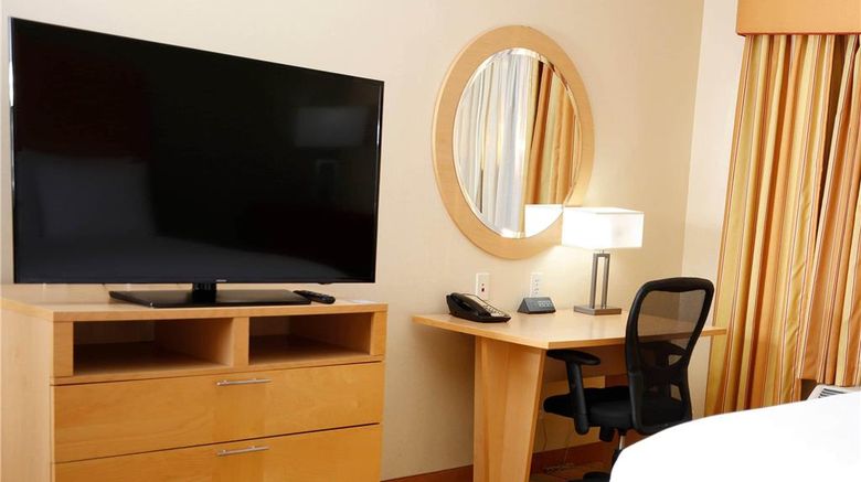 <b>Radisson Hotel Yuma Room</b>. Images powered by <a href="https://iceportal.shijigroup.com/" title="IcePortal" target="_blank">IcePortal</a>.