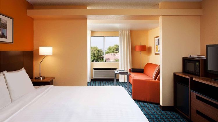 Country Inn & Suites Phoenix Airport Suite