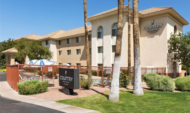 Country Inn & Suites Phoenix Airport Exterior