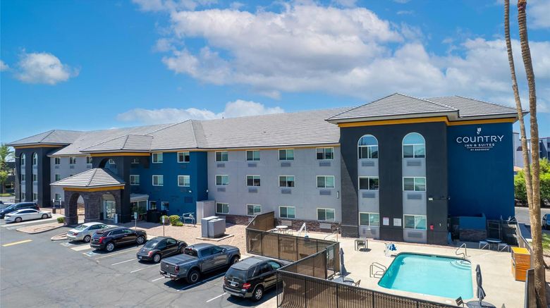 <b>Country Inn & Suites Phoenix Airport Exterior</b>. Images powered by <a href="https://iceportal.shijigroup.com/" title="IcePortal" target="_blank">IcePortal</a>.