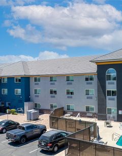 Country Inn & Suites Phoenix Airport