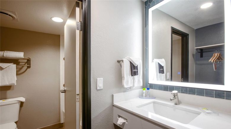 <b>Country Inn & Suites Phoenix Airport Room</b>. Images powered by <a href="https://iceportal.shijigroup.com/" title="IcePortal" target="_blank">IcePortal</a>.