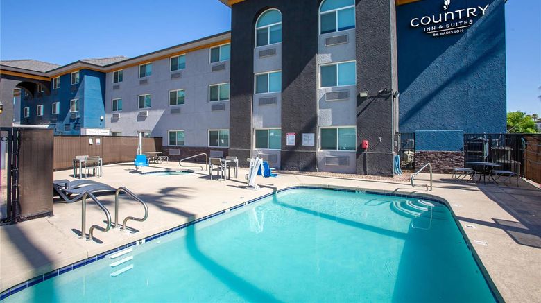 <b>Country Inn & Suites Phoenix Airport Pool</b>. Images powered by <a href="https://iceportal.shijigroup.com/" title="IcePortal" target="_blank">IcePortal</a>.
