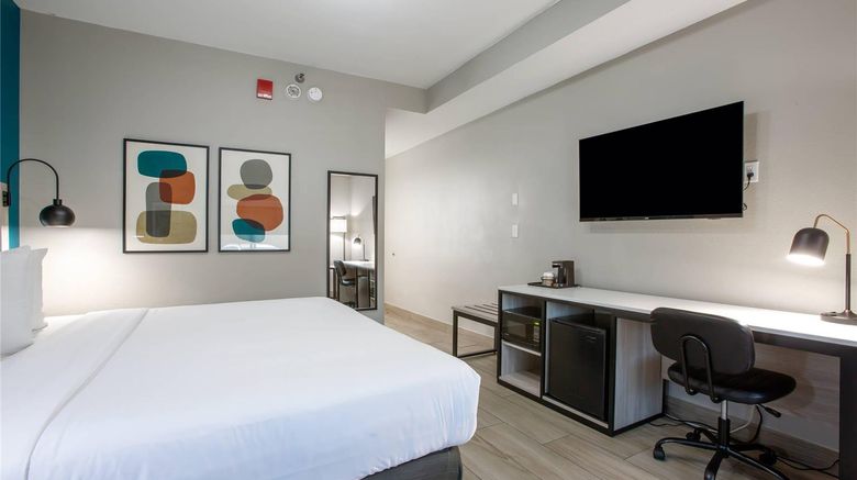 <b>Country Inn & Suites Phoenix Airport Room</b>. Images powered by <a href="https://iceportal.shijigroup.com/" title="IcePortal" target="_blank">IcePortal</a>.