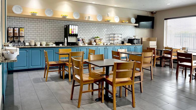 <b>Country Inn & Suites Tucson Airport Restaurant</b>. Images powered by <a href="https://iceportal.shijigroup.com/" title="IcePortal" target="_blank">IcePortal</a>.