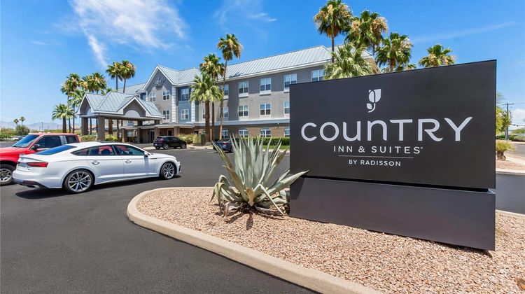 Country Inn & Suites Tucson Airport Exterior