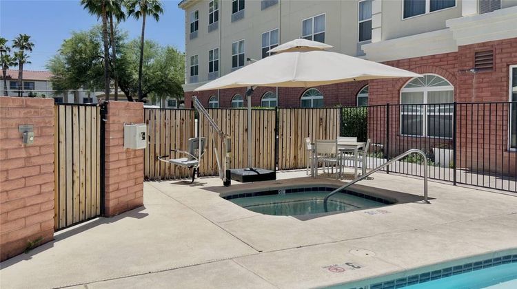 Country Inn & Suites Tucson Airport Pool