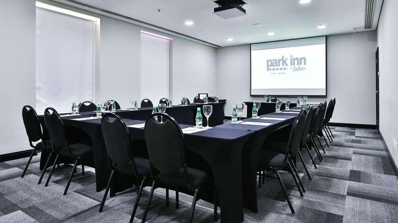 <b>Park Inn by Radisson Berrini Meeting</b>. Images powered by <a href="https://iceportal.shijigroup.com/" title="IcePortal" target="_blank">IcePortal</a>.