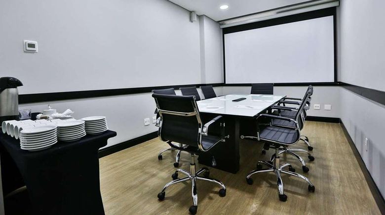 <b>Park Inn by Radisson Berrini Meeting</b>. Images powered by <a href="https://iceportal.shijigroup.com/" title="IcePortal" target="_blank">IcePortal</a>.