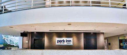Park Inn by Radisson Berrini Lobby