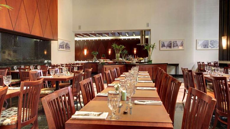 <b>Radisson Hotel Curitiba Restaurant</b>. Images powered by <a href="https://iceportal.shijigroup.com/" title="IcePortal" target="_blank">IcePortal</a>.