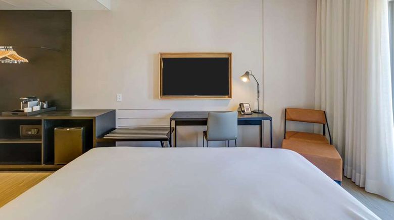 <b>Radisson Hotel Pinheiros, Sao Paulo Room</b>. Images powered by <a href="https://iceportal.shijigroup.com/" title="IcePortal" target="_blank">IcePortal</a>.