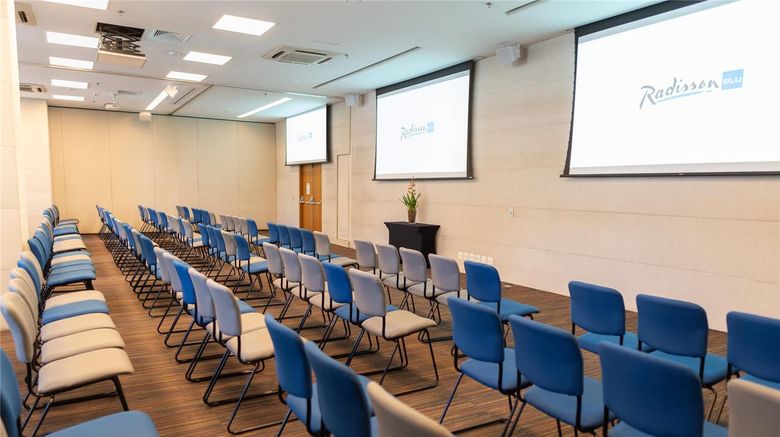 <b>Radisson Blu Sao Paulo Meeting</b>. Images powered by <a href="https://iceportal.shijigroup.com/" title="IcePortal" target="_blank">IcePortal</a>.
