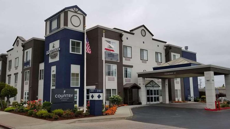 Country Inn  and  Suites San Carlos Exterior. Images powered by <a href="https://iceportal.shijigroup.com" target="_blank" rel="noopener">Ice Portal</a>.