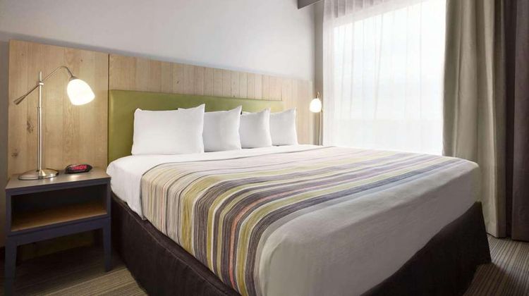 Country Inn & Stes-Monterey Beachfront Room