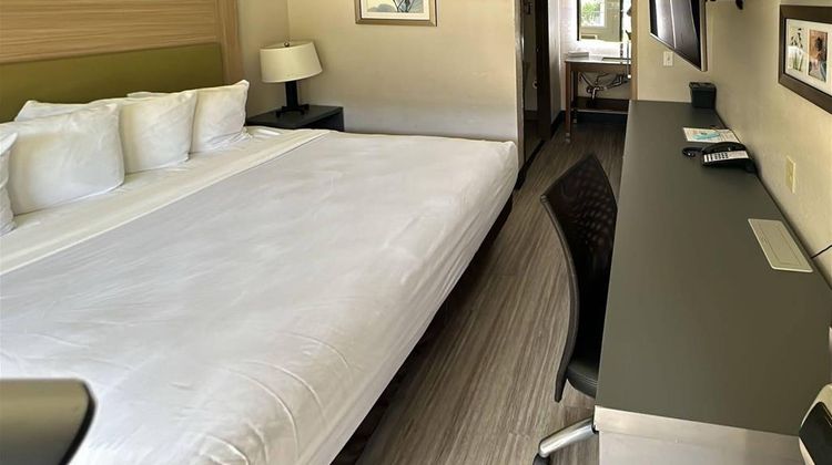 Country Inn & Stes-Monterey Beachfront Room