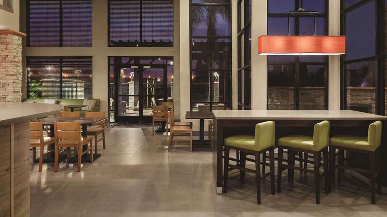 <b>Country Inn & Suites Bakersfield Restaurant</b>. Images powered by <a href="https://iceportal.shijigroup.com/" title="IcePortal" target="_blank">IcePortal</a>.