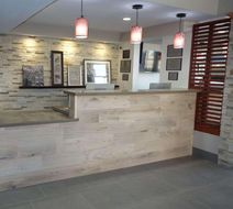Country Inn & Suites Bakersfield Lobby