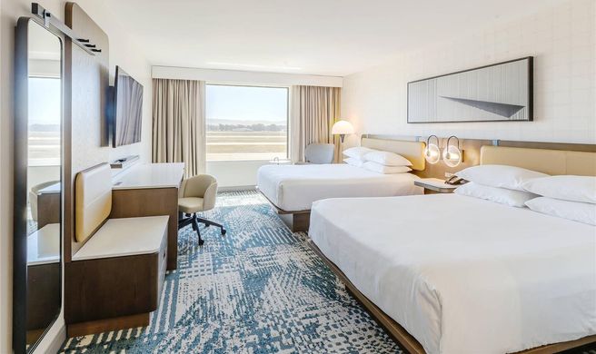 Radisson Hotel Santa Maria Room