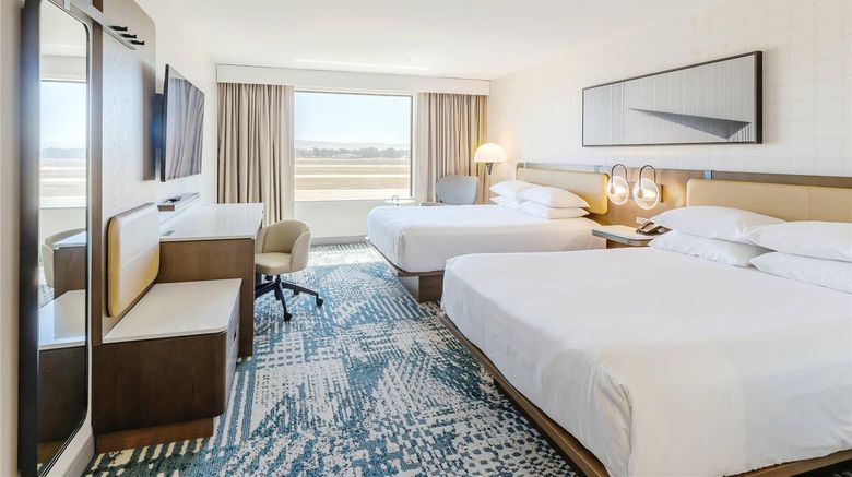 <b>Radisson Hotel Santa Maria Room</b>. Images powered by <a href="https://iceportal.shijigroup.com/" title="IcePortal" target="_blank">IcePortal</a>.