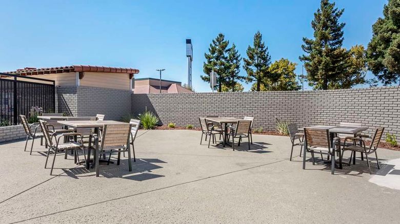 <b>Country Inn & Suites by Radisson Vallejo Pool</b>. Images powered by <a href="https://iceportal.shijigroup.com/" title="IcePortal" target="_blank">IcePortal</a>.