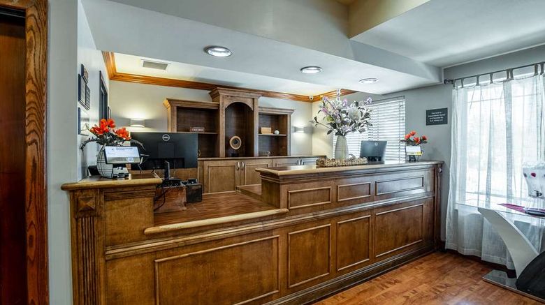 <b>Country Inn & Suites Ontario at Ontario Mills Lobby</b>. Images powered by <a href="https://iceportal.shijigroup.com/" title="IcePortal" target="_blank">IcePortal</a>.
