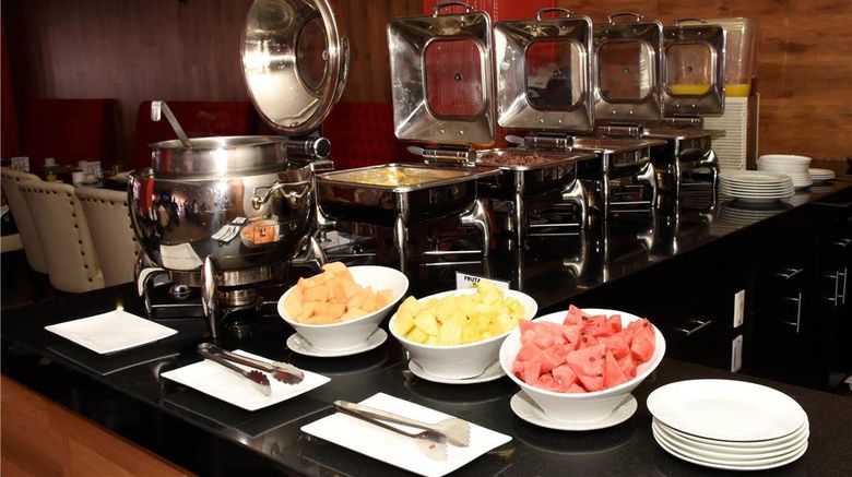 <b>Radisson Hotel Diamond Barranquilla Restaurant</b>. Images powered by <a href="https://iceportal.shijigroup.com/" title="IcePortal" target="_blank">IcePortal</a>.