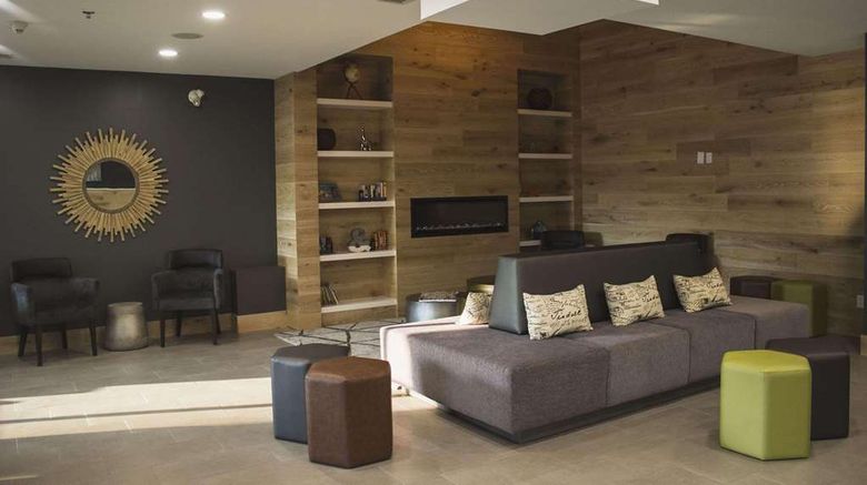 Country Inn  and  Suites Niagara Falls Lobby. Images powered by <a href="https://iceportal.shijigroup.com" target="_blank" rel="noopener">Ice Portal</a>.