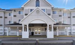 Country Inn & Suites Saskatoon